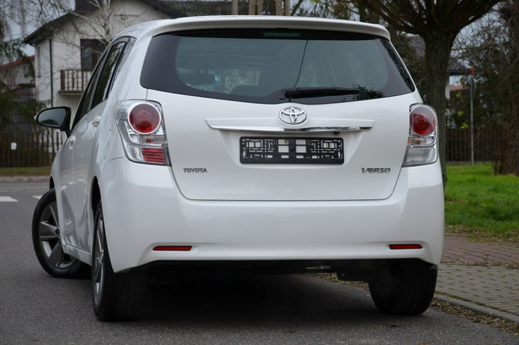 Toyota Verso Opłacona 1.8i 147KM Serwis Bi-xenon Panorama Navi Kamera 7-os zdjęcie 5