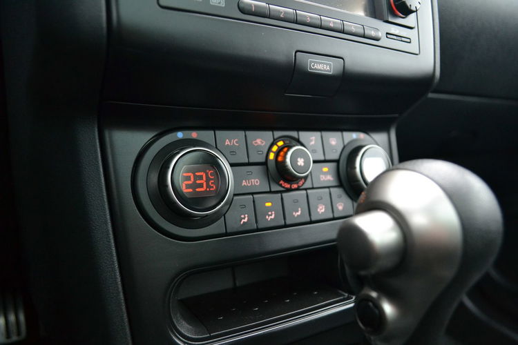 Nissan Qashqai Climatronic dwustrefowy Alufelgi Serwis Kamera 360.Automat zdjęcie 17