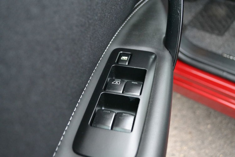 Nissan Qashqai Climatronic dwustrefowy Alufelgi Serwis Kamera 360.Automat zdjęcie 25