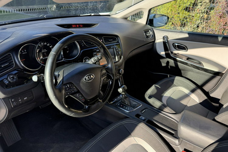 Kia Cee'd Zadbana bezwypadkowa - przepiękny perłowy kolor zdjęcie 11