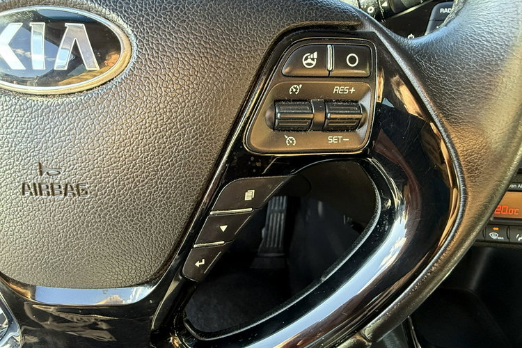 Kia Cee'd Zadbana bezwypadkowa - przepiękny perłowy kolor zdjęcie 13