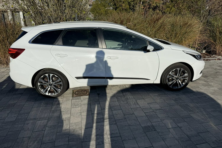 Kia Cee'd Zadbana bezwypadkowa - przepiękny perłowy kolor zdjęcie 21