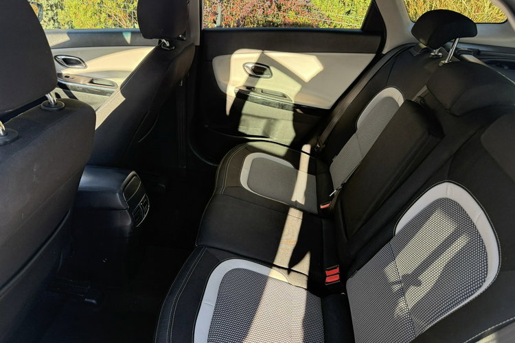 Kia Cee'd Zadbana bezwypadkowa - przepiękny perłowy kolor zdjęcie 28