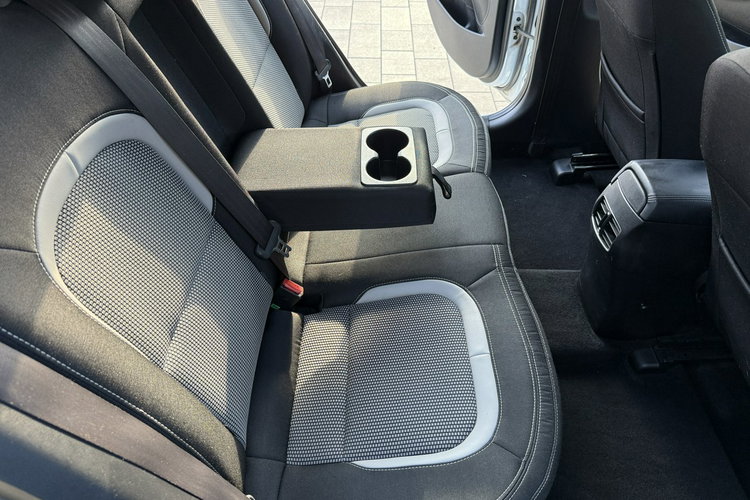 Kia Cee'd Zadbana bezwypadkowa - przepiękny perłowy kolor zdjęcie 34