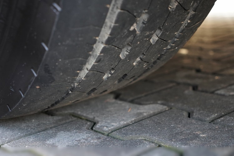 Scania S 580 / V8 / ORGINALNA EDYCJA LIMITED / NR 010 / RETARDER / KLIMA POSTOJOWA / CAŁA NA PODUSZKACH / SKÓRY / EKSPRES / zdjęcie 19