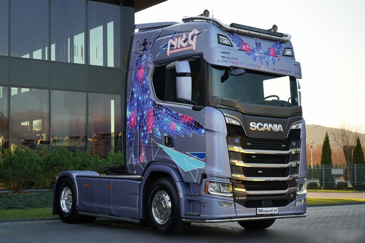 Scania S 580 / V8 / ORGINALNA EDYCJA LIMITED / NR 010 / RETARDER / KLIMA POSTOJOWA / CAŁA NA PODUSZKACH / SKÓRY / EKSPRES / zdjęcie 2