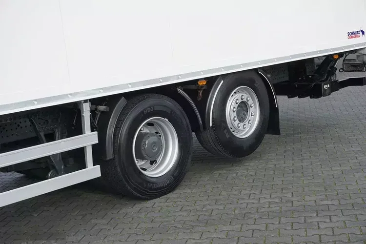 Mercedes ANTOS / 2535 / EURO 6 / CHŁODNIA + WINDA / 23 PALETY / OŚ SKRĘTNA zdjęcie 24