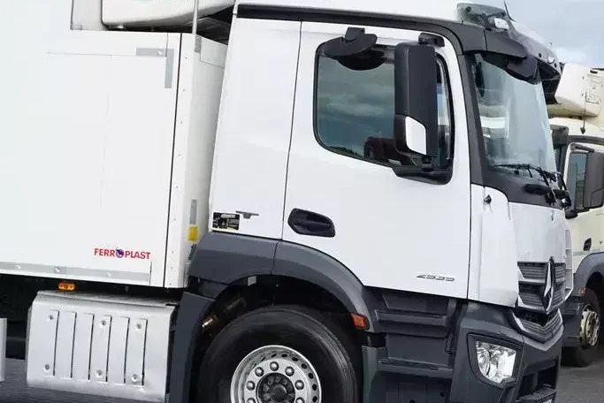 Mercedes ANTOS / 2535 / EURO 6 / CHŁODNIA + WINDA / 23 PALETY / OŚ SKRĘTNA zdjęcie 27