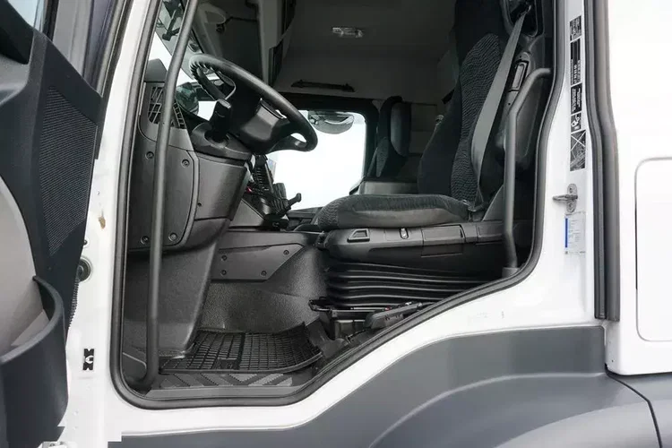 Mercedes ANTOS / 2535 / EURO 6 / CHŁODNIA + WINDA / 23 PALETY / OŚ SKRĘTNA zdjęcie 38