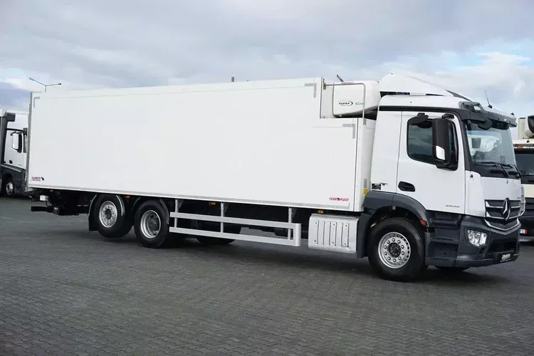Mercedes ANTOS / 2535 / EURO 6 / CHŁODNIA + WINDA / 23 PALETY / OŚ SKRĘTNA zdjęcie 4