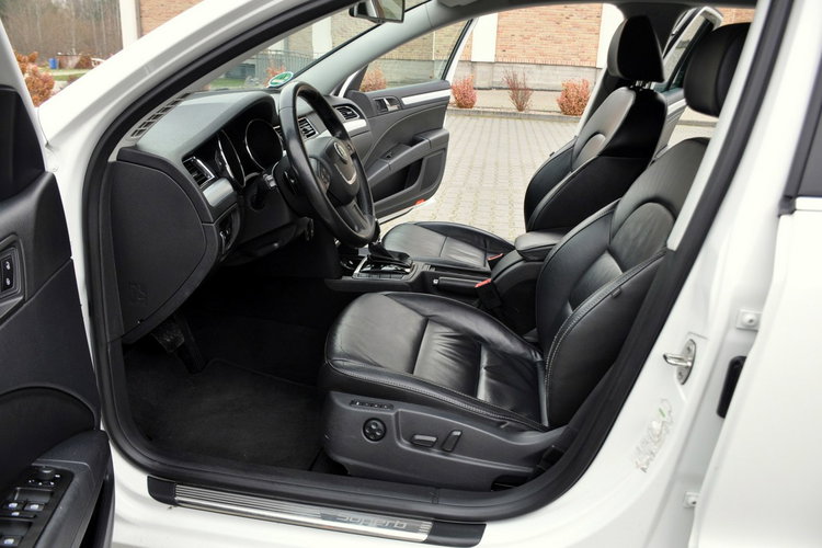 Skoda Superb 2.0TDI(140KM) Bi-Xenon Navi DSG Skóry El.Fotele Chrom F1 Alu17"ASO zdjęcie 23