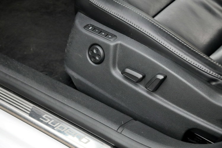 Skoda Superb 2.0TDI(140KM) Bi-Xenon Navi DSG Skóry El.Fotele Chrom F1 Alu17"ASO zdjęcie 25