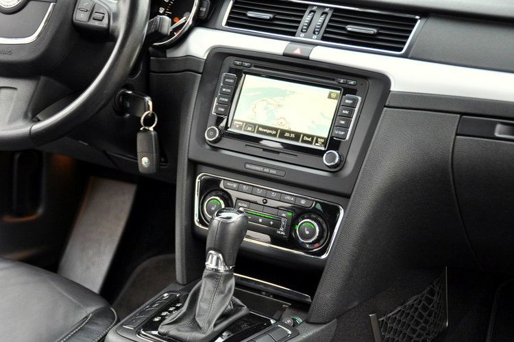 Skoda Superb 2.0TDI(140KM) Bi-Xenon Navi DSG Skóry El.Fotele Chrom F1 Alu17"ASO zdjęcie 29