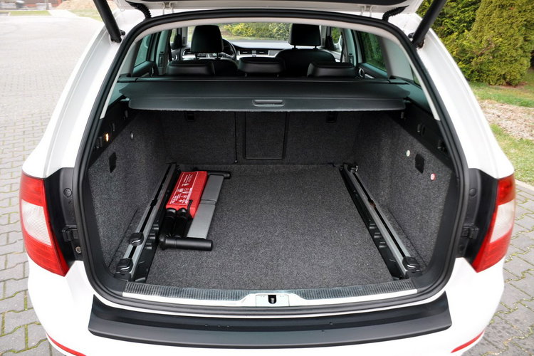 Skoda Superb 2.0TDI(140KM) Bi-Xenon Navi DSG Skóry El.Fotele Chrom F1 Alu17"ASO zdjęcie 38