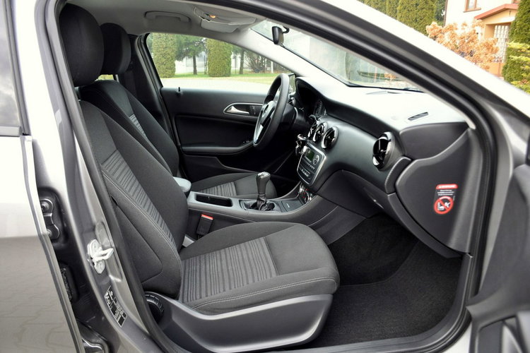Mercedes A 180 1.6i(122KM) Radar Klimatyzacja 2xParktronik El.Szyby I Wł Alu16"ASO zdjęcie 17