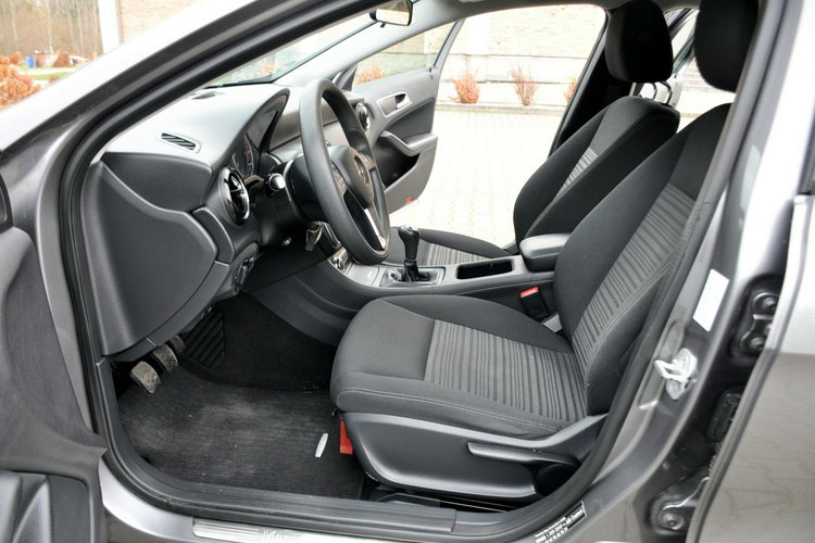 Mercedes A 180 1.6i(122KM) Radar Klimatyzacja 2xParktronik El.Szyby I Wł Alu16"ASO zdjęcie 21