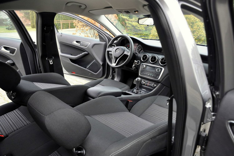 Mercedes A 180 1.6i(122KM) Radar Klimatyzacja 2xParktronik El.Szyby I Wł Alu16"ASO zdjęcie 23