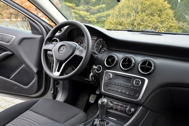 Mercedes A 180 1.6i(122KM) Radar Klimatyzacja 2xParktronik El.Szyby I Wł Alu16"ASO zdjęcie 25