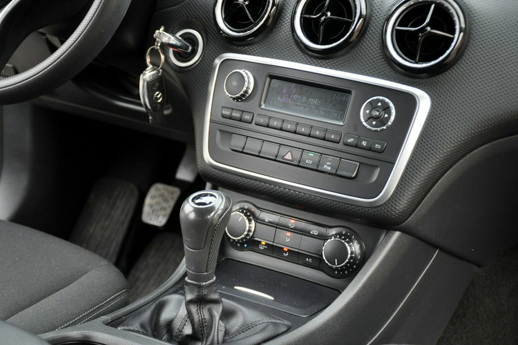 Mercedes A 180 1.6i(122KM) Radar Klimatyzacja 2xParktronik El.Szyby I Wł Alu16"ASO zdjęcie 26