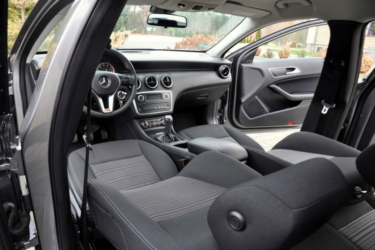 Mercedes A 180 1.6i(122KM) Radar Klimatyzacja 2xParktronik El.Szyby I Wł Alu16"ASO zdjęcie 27