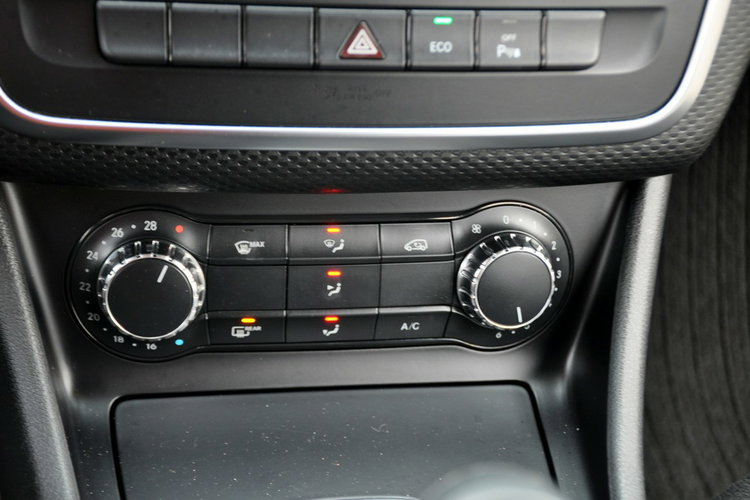 Mercedes A 180 1.6i(122KM) Radar Klimatyzacja 2xParktronik El.Szyby I Wł Alu16"ASO zdjęcie 32