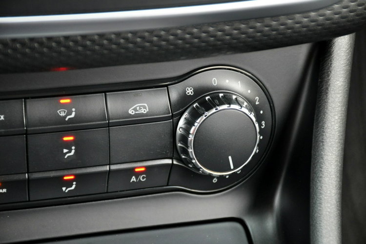 Mercedes A 180 1.6i(122KM) Radar Klimatyzacja 2xParktronik El.Szyby I Wł Alu16"ASO zdjęcie 33