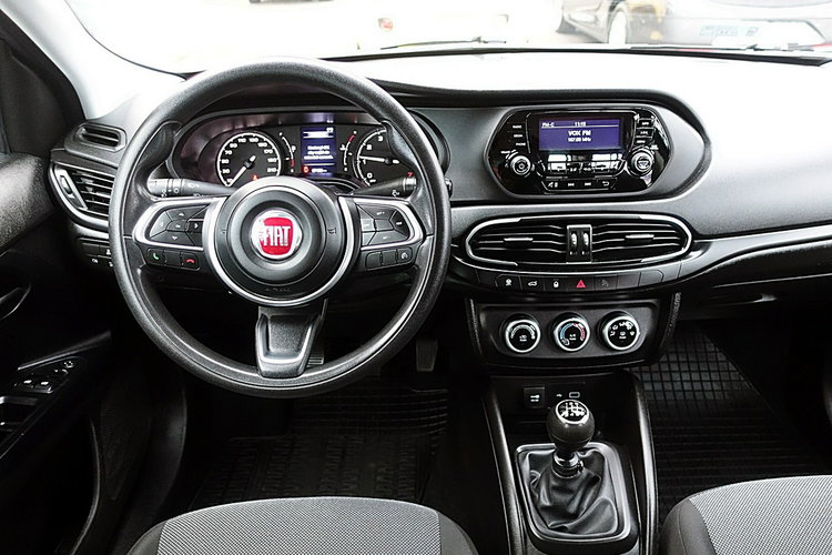 Fiat Tipo 1.4 16V Sedan 3Lata Gwarancja I-wł Krajowy BEZWYPAD F23% 4x2 zdjęcie 12