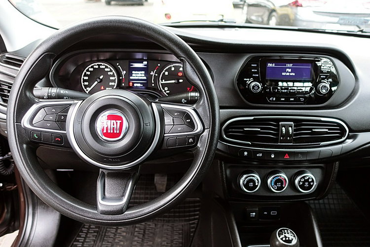 Fiat Tipo 1.4 16V Sedan 3Lata Gwarancja I-wł Krajowy BEZWYPAD F23% 4x2 zdjęcie 16