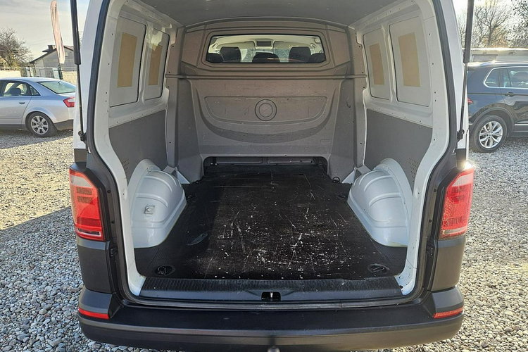 Volkswagen Transporter T6 brygadówka 6 osób L2 zdjęcie 5