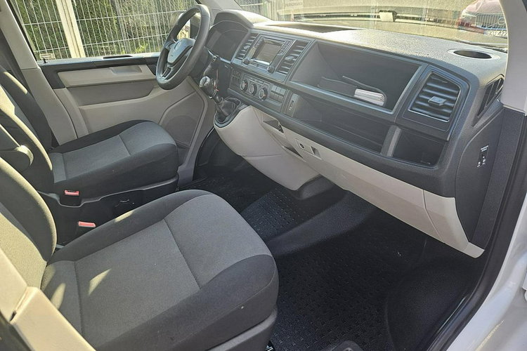 Volkswagen Transporter T6 brygadówka 6 osób L2 zdjęcie 7