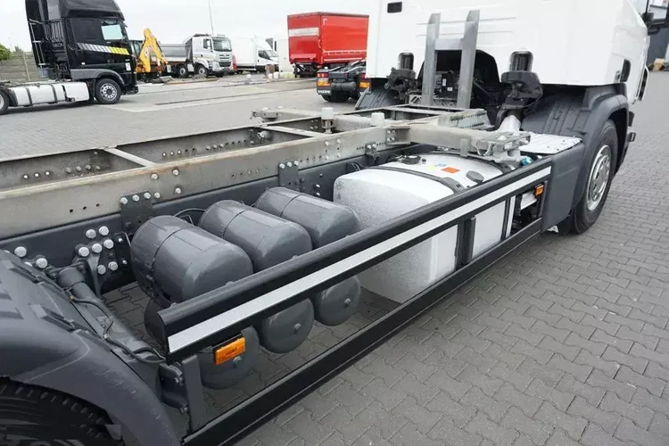 Scania P 410 / ACC / E 6 / BDF + WINDA / 7.15 , 7.45, 7.82 M / OŚ SKRĘTNA zdjęcie 14