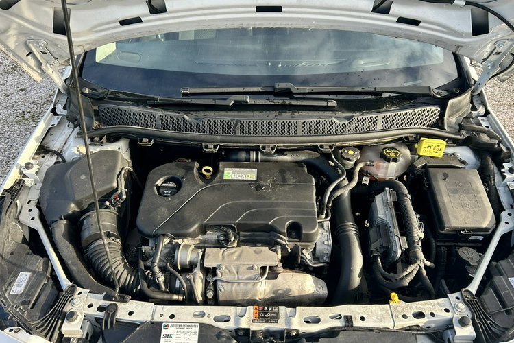 Opel Astra zdjęcie 17