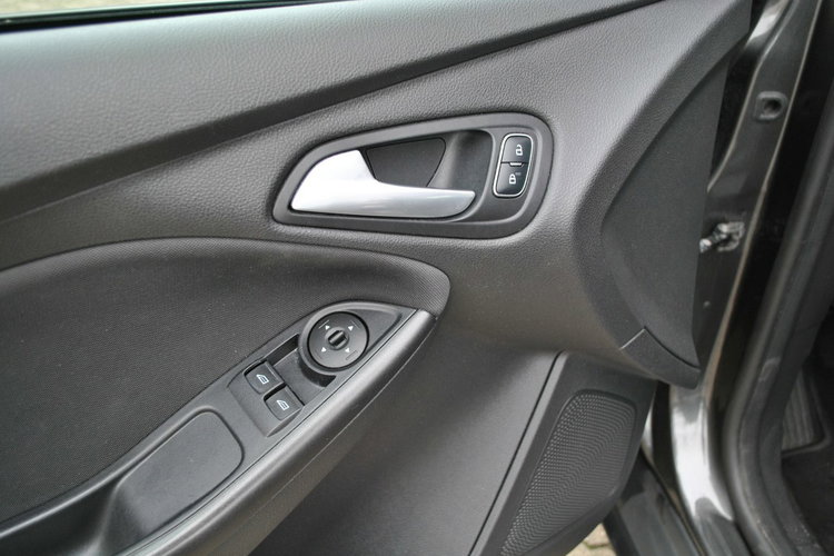 Focus Hatchback Trend 1, 5 TDCi 95KM ASO Forda Gwarancja zdjęcie 14