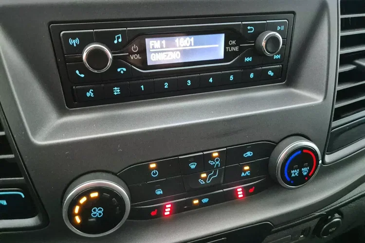 Ford transit-custom Long 52999zł NETTO AUTOMAT 2.0 TdCi/131KM zdjęcie 26