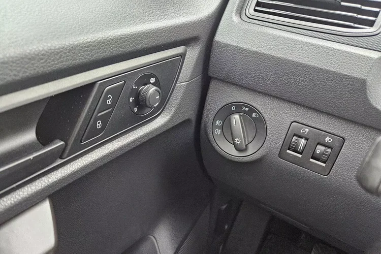 Volkswagen Caddy Long 39999zł NETTO Zabudowa Warsztatowa 2.0TDi/102KM zdjęcie 20