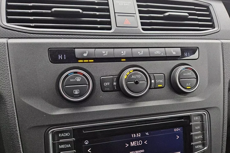 Volkswagen Caddy Long 39999zł NETTO Zabudowa Warsztatowa 2.0TDi/102KM zdjęcie 25