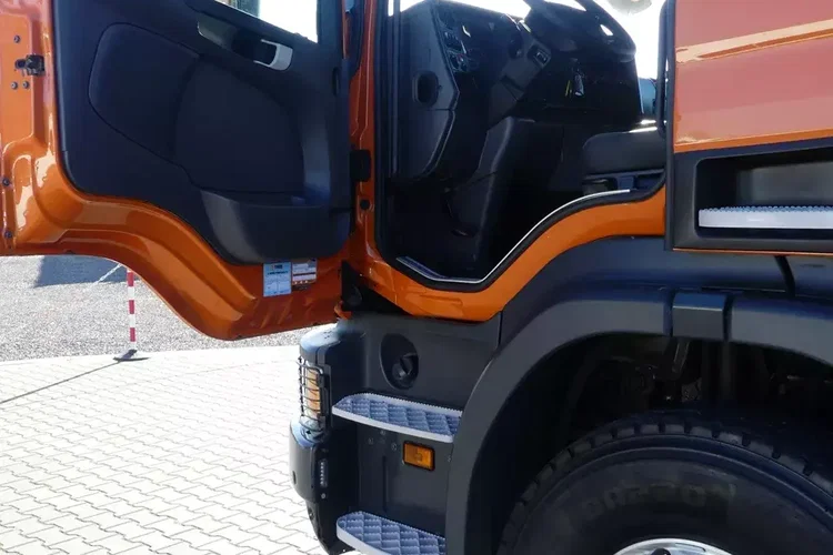Scania P410 8x4 / WYWROTKA TYLNO ZSYPOWA / ALUFELGI / zdjęcie 15