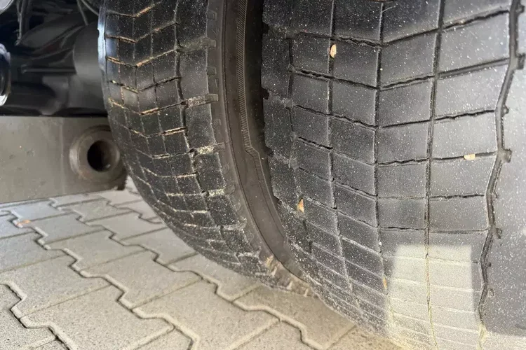 Mercedes ATEGO 1318 IZOTERMA 20 PALET zdjęcie 16