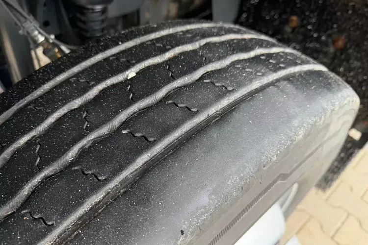 Mercedes ATEGO 1318 IZOTERMA 20 PALET zdjęcie 17