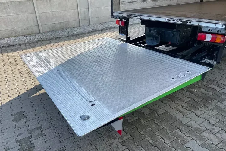 Mercedes ATEGO 1624/ KABINA SYPIALNA zdjęcie 8