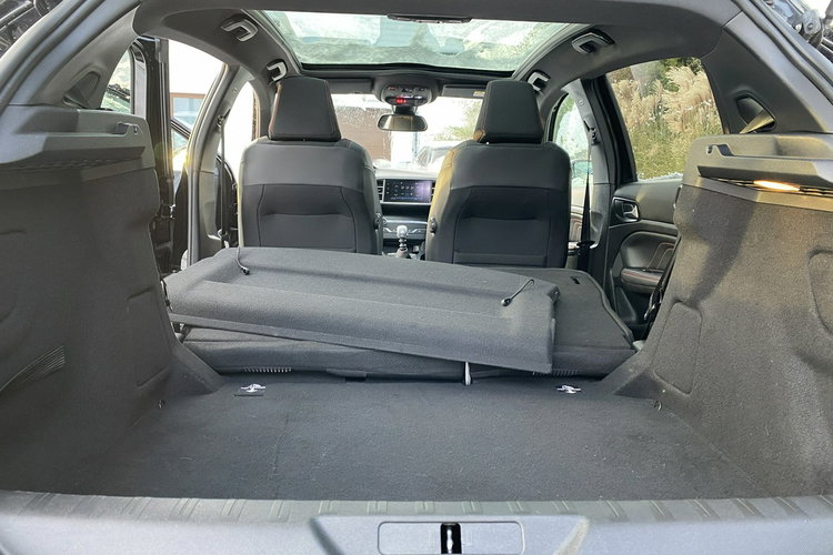 Peugeot 308 GT Zadbany z oryginalnym niskim przebiegiem zdjęcie 16