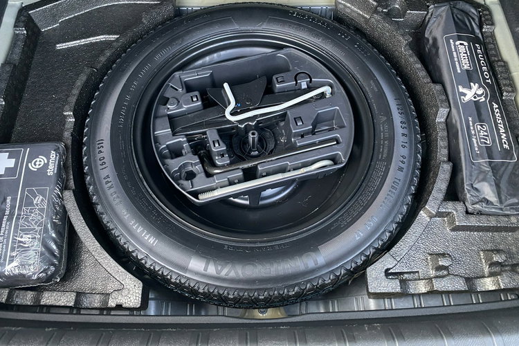 Peugeot 308 GT Zadbany z oryginalnym niskim przebiegiem zdjęcie 17