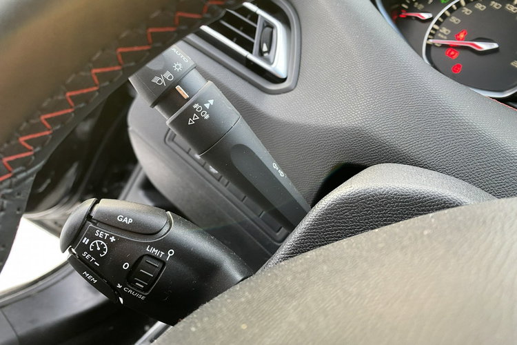 Peugeot 308 GT Zadbany z oryginalnym niskim przebiegiem zdjęcie 23