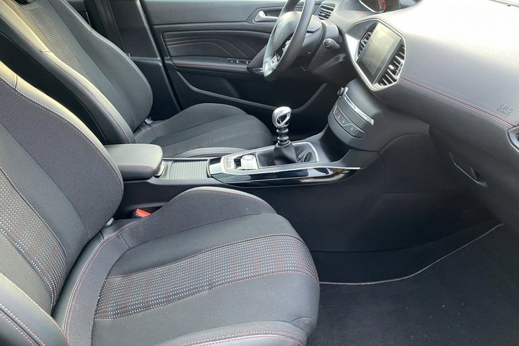 Peugeot 308 GT Zadbany z oryginalnym niskim przebiegiem zdjęcie 29
