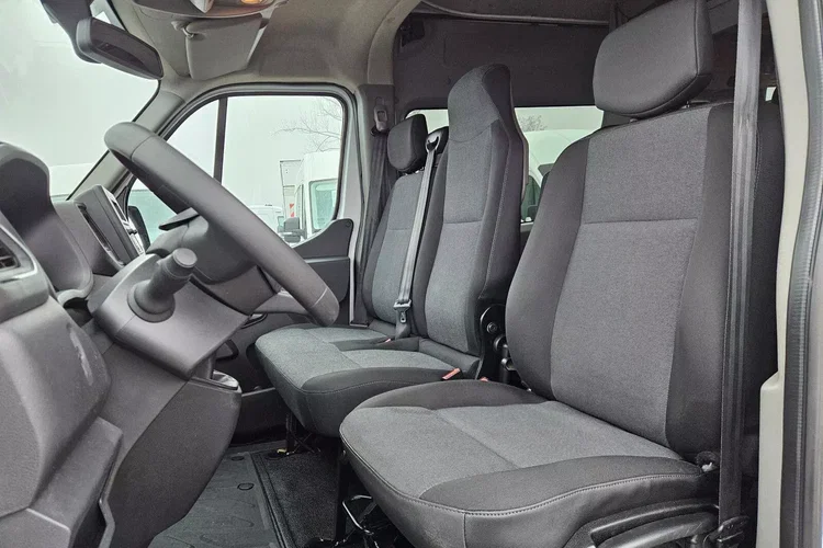Renault Master L3H2 109999zł Netto Brygadówka 7 osób 2.3 dCi/136KM zdjęcie 19