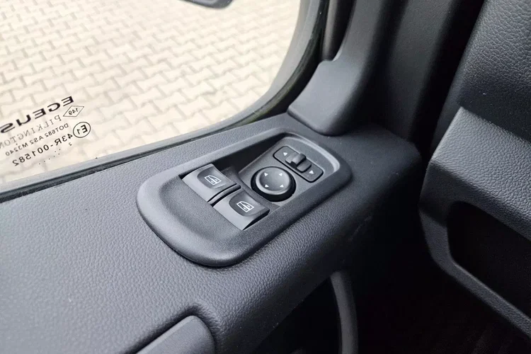 Renault Master L3H2 109999zł Netto Brygadówka 7 osób 2.3 dCi/136KM zdjęcie 20
