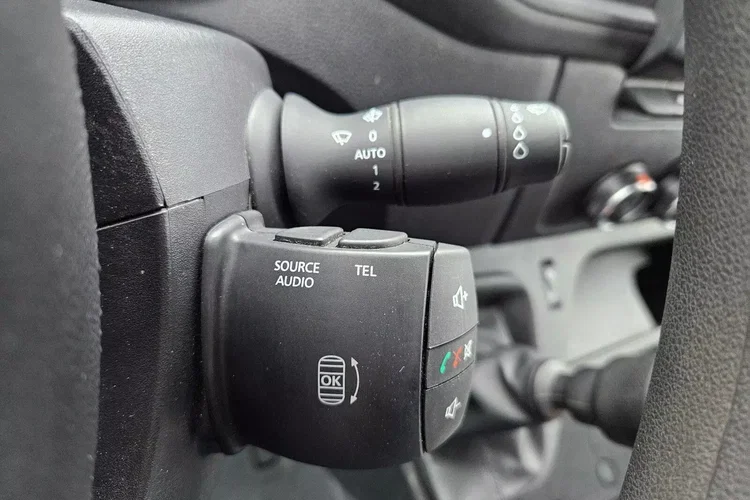 Renault Master L3H2 109999zł Netto Brygadówka 7 osób 2.3 dCi/136KM zdjęcie 23