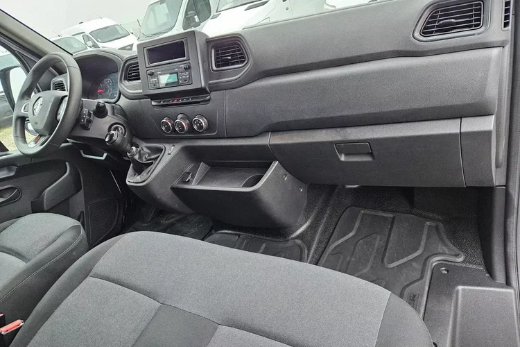 Renault Master L3H2 109999zł Netto Brygadówka 7 osób 2.3 dCi/136KM zdjęcie 30