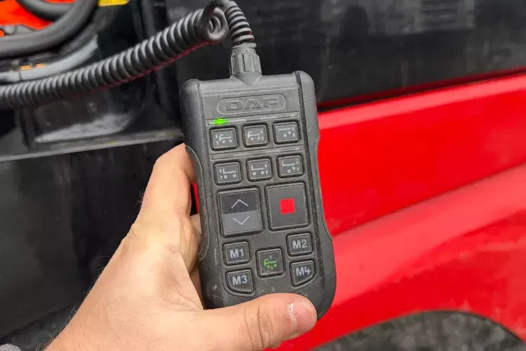 DAF XF SSC 106 480 idealny stan 225Tkm przebiegu z Niemiec firanka 6x2 świeżo po serwisie zdjęcie 20