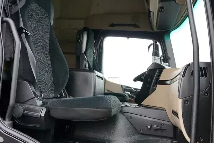 Mercedes / ACTROS / 2533 / ACC / E 6 / FIRANKA / ŁAD. 15 450 KG / 19 PALET zdjęcie 8